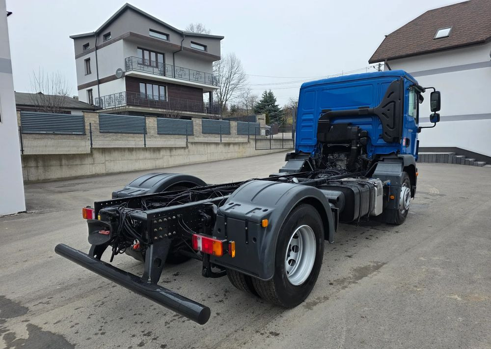 MAN TGM 18.320 urządzenie hakowe AXOR - Camión chasis: foto 4 MAN TGM 18.320 urządzenie hakowe AXOR - Camión chasis: foto 4