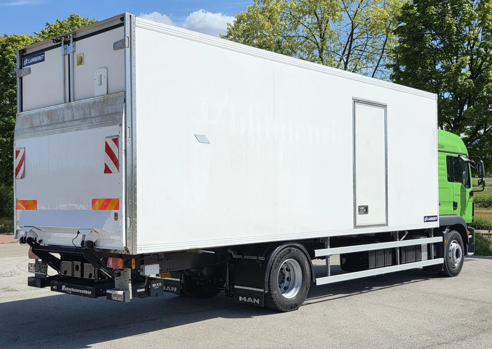 MAN TGM 18.340 / 18.290 / 15.290 / IZOTERMA / WINDA / 19PALET /E6 / SPROWADZONY / AUTOMAT / SYPIALKA / PIERWSZY WŁAŚCICIEL / BOCZNE DRZWI / STAN BARDZO DOBRY - Camión frigorífico: foto 5 MAN TGM 18.340 / 18.290 / 15.290 / IZOTERMA / WINDA / 19PALET /E6 / SPROWADZONY / AUTOMAT / SYPIALKA / PIERWSZY WŁAŚCICIEL / BOCZNE DRZWI / STAN BARDZO DOBRY - Camión frigorífico: foto 5