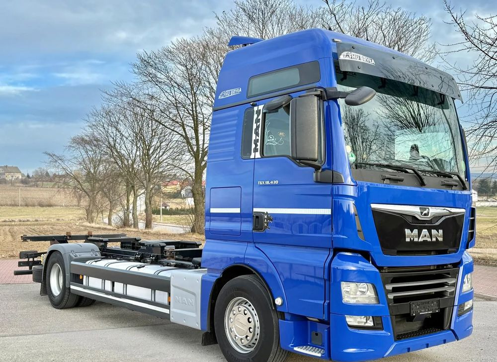 MAN TGX 18.430/SPROWADZONY/DO ŻYWCA/DO BYDŁA/2020/KLIMA POSTOJOWA/SERWISOWANY/JAK NOWY/NISKI PRZEBIEG/RAMA/BDF/E6 - Camión chasis: foto 1 MAN TGX 18.430/SPROWADZONY/DO ŻYWCA/DO BYDŁA/2020/KLIMA POSTOJOWA/SERWISOWANY/JAK NOWY/NISKI PRZEBIEG/RAMA/BDF/E6 - Camión chasis: foto 1