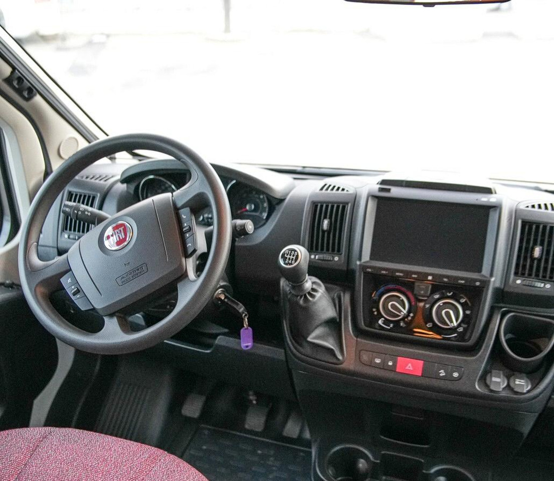 Knaus LIVE TRAVELLER 600 - Autocaravana capuchina: foto 5 Knaus LIVE TRAVELLER 600 - Autocaravana capuchina: foto 5