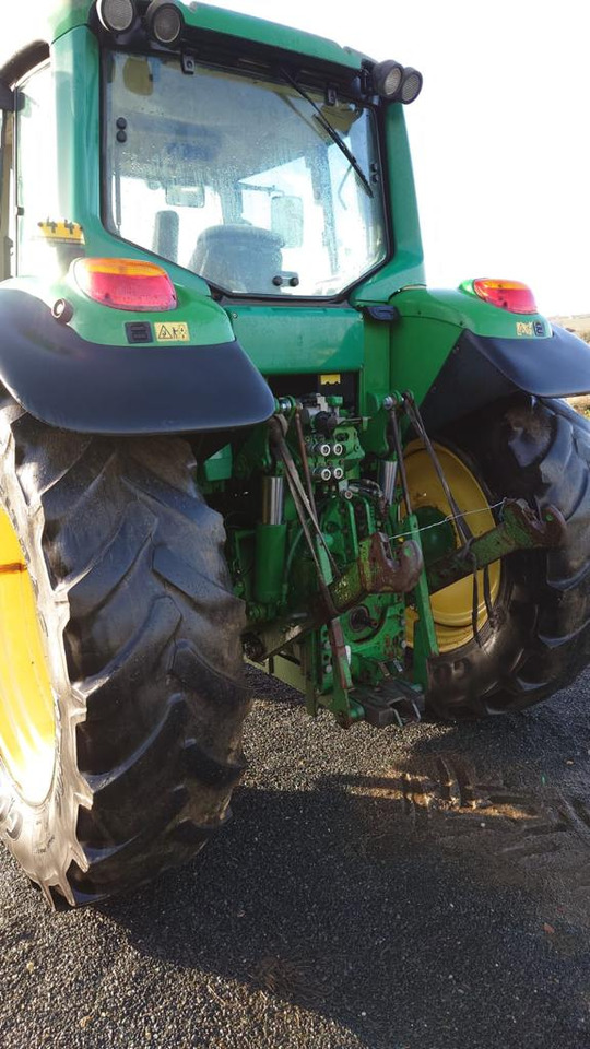 Maquinaria agrícola JOHN DEERE 6520: foto 8