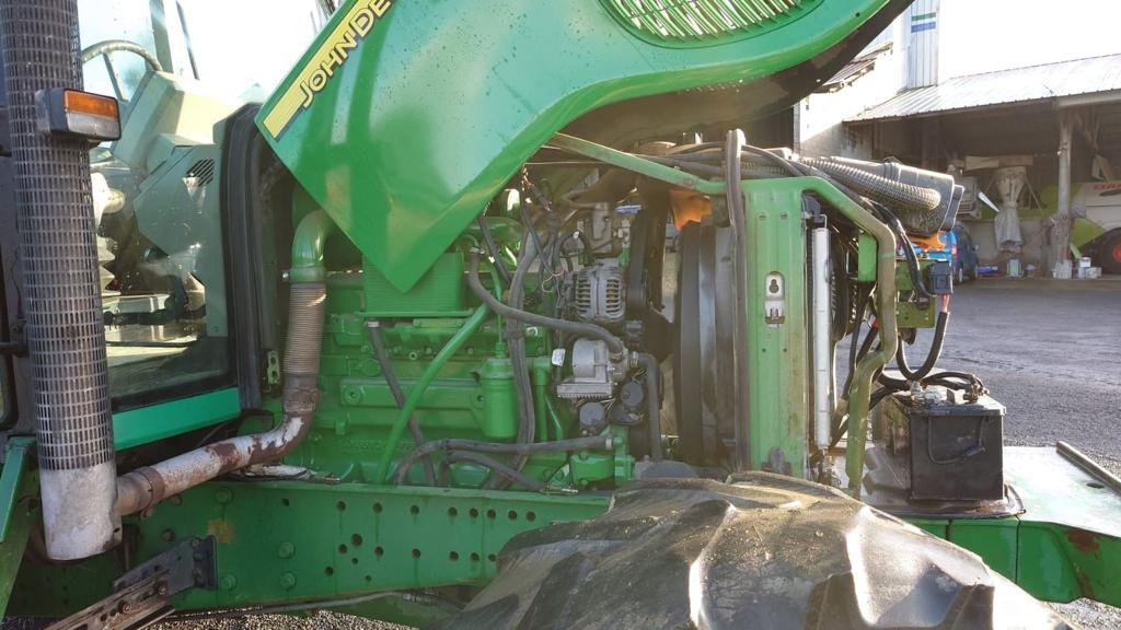Maquinaria agrícola JOHN DEERE 6520: foto 10