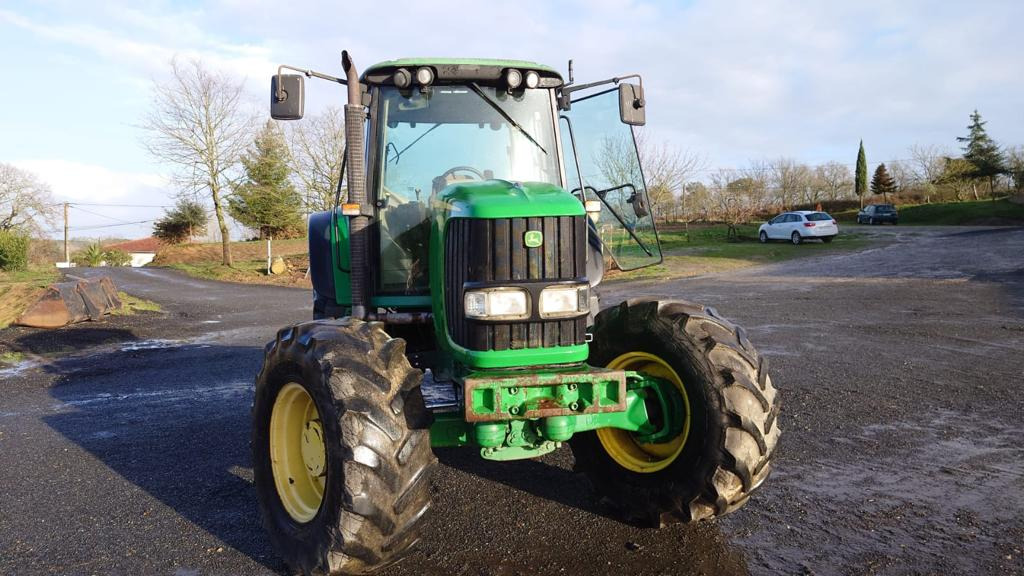 JOHN DEERE 6520 - Maquinaria agrícola: foto 3 JOHN DEERE 6520 - Maquinaria agrícola: foto 3