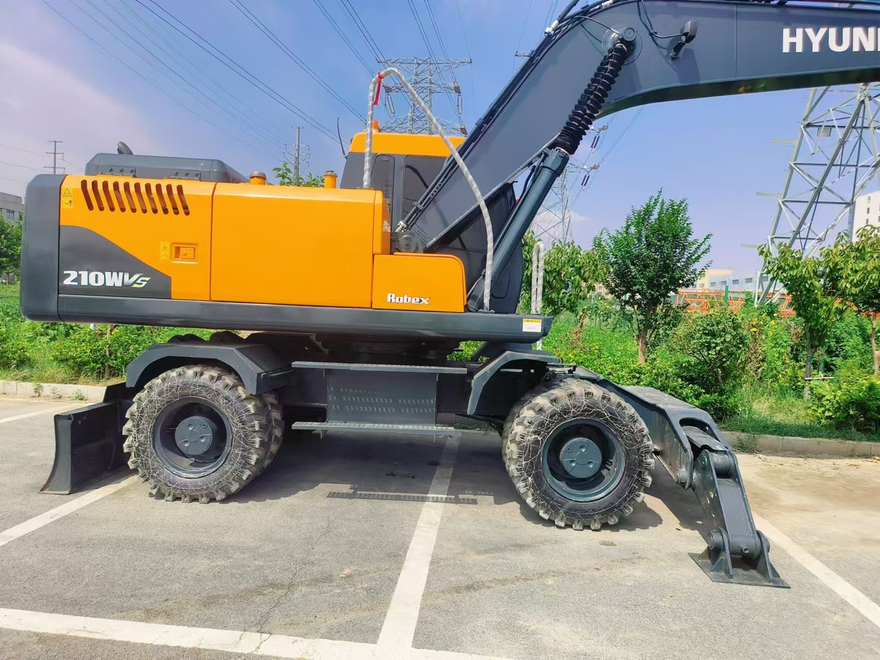 Hyundai Korea imports Hyundai 210 Wheel excavator - Excavadora de ruedas: foto 3 Hyundai Korea imports Hyundai 210 Wheel excavator - Excavadora de ruedas: foto 3