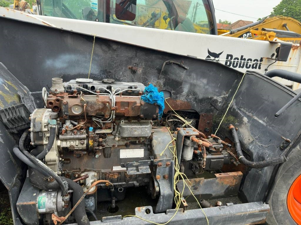 Manipulador telescópico Bobcat TL 470 FOR PARTS OR COMPLETE: foto 7 Manipulador telescópico Bobcat TL 470 FOR PARTS OR COMPLETE: foto 7