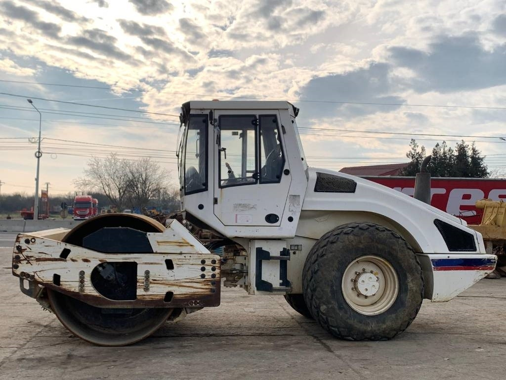 Bomag BW 213 D H-4 - Compactador: foto 5 Bomag BW 213 D H-4 - Compactador: foto 5