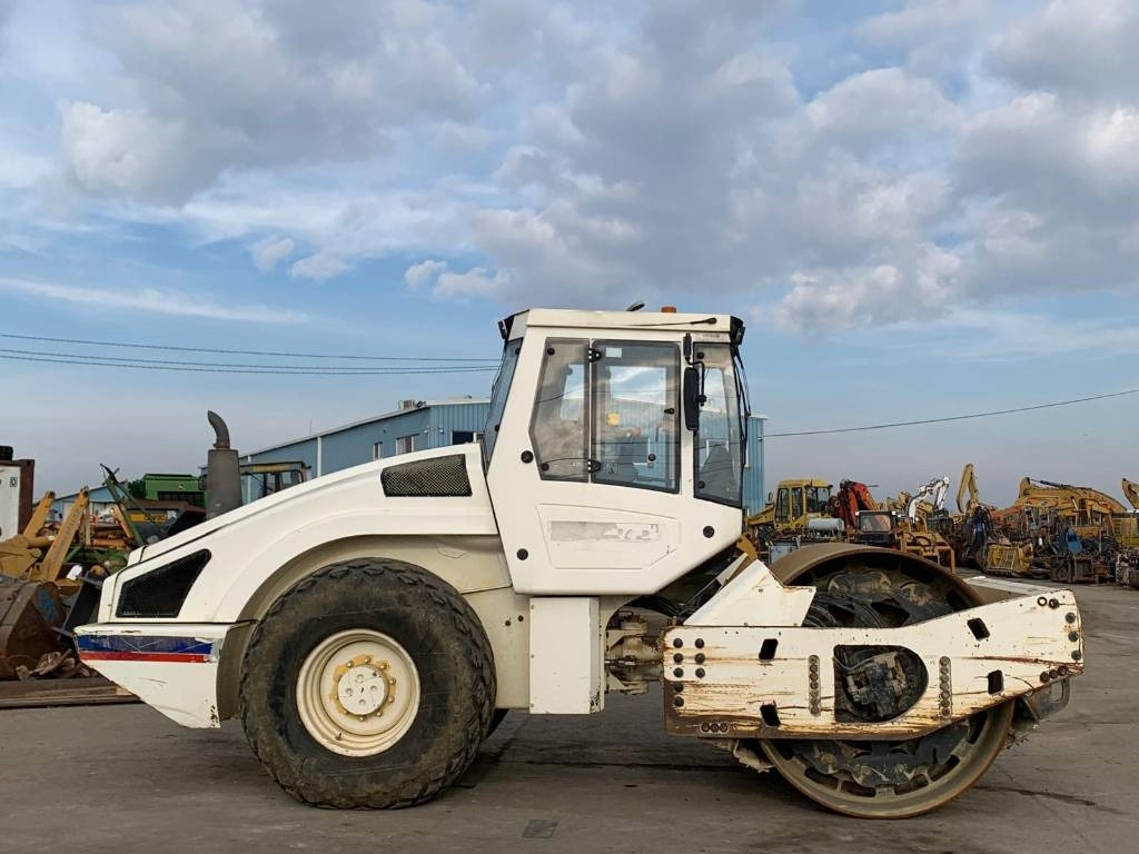 Bomag BW 213 D H-4 - Compactador: foto 2 Bomag BW 213 D H-4 - Compactador: foto 2