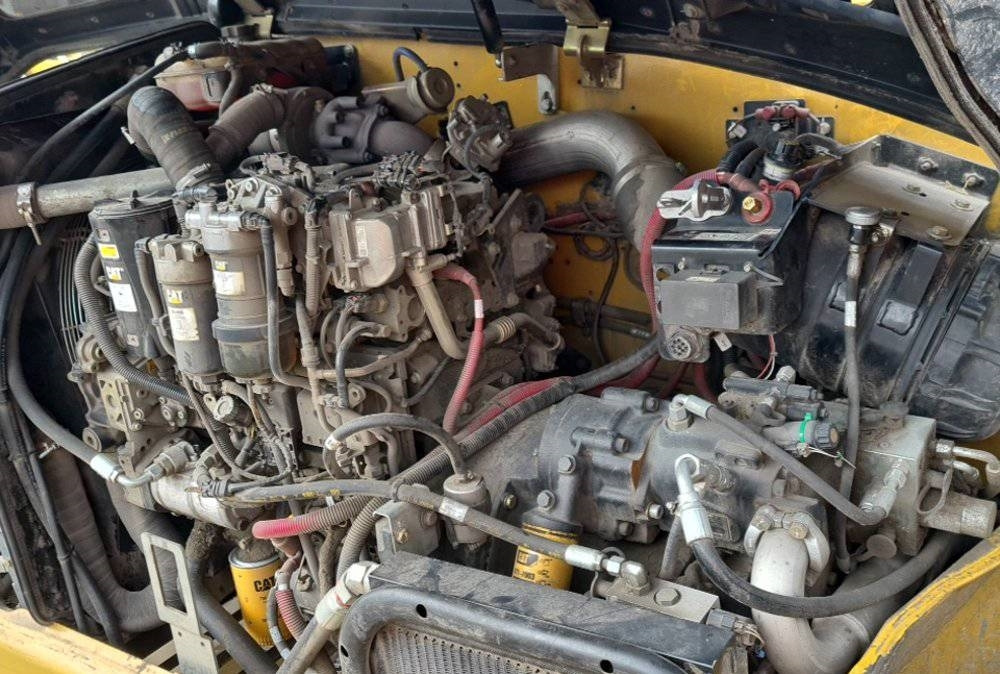 CAT TH 408 D - Manipulador telescópico: foto 4 CAT TH 408 D - Manipulador telescópico: foto 4