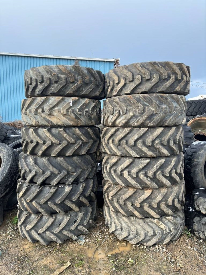 Constar BKT - Neumático para Camión: foto 1 Constar BKT - Neumático para Camión: foto 1