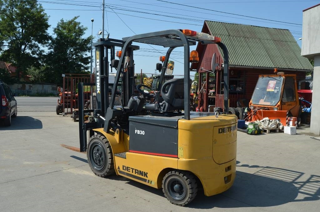 Detank FB30 - Carretilla elevadora eléctrica: foto 4 Detank FB30 - Carretilla elevadora eléctrica: foto 4