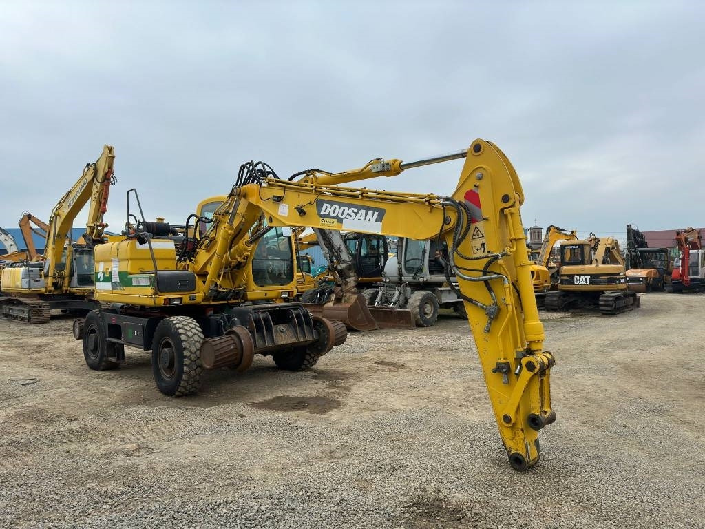 Excavadora de ruedas Doosan DX 160 WR: foto 6 Excavadora de ruedas Doosan DX 160 WR: foto 6