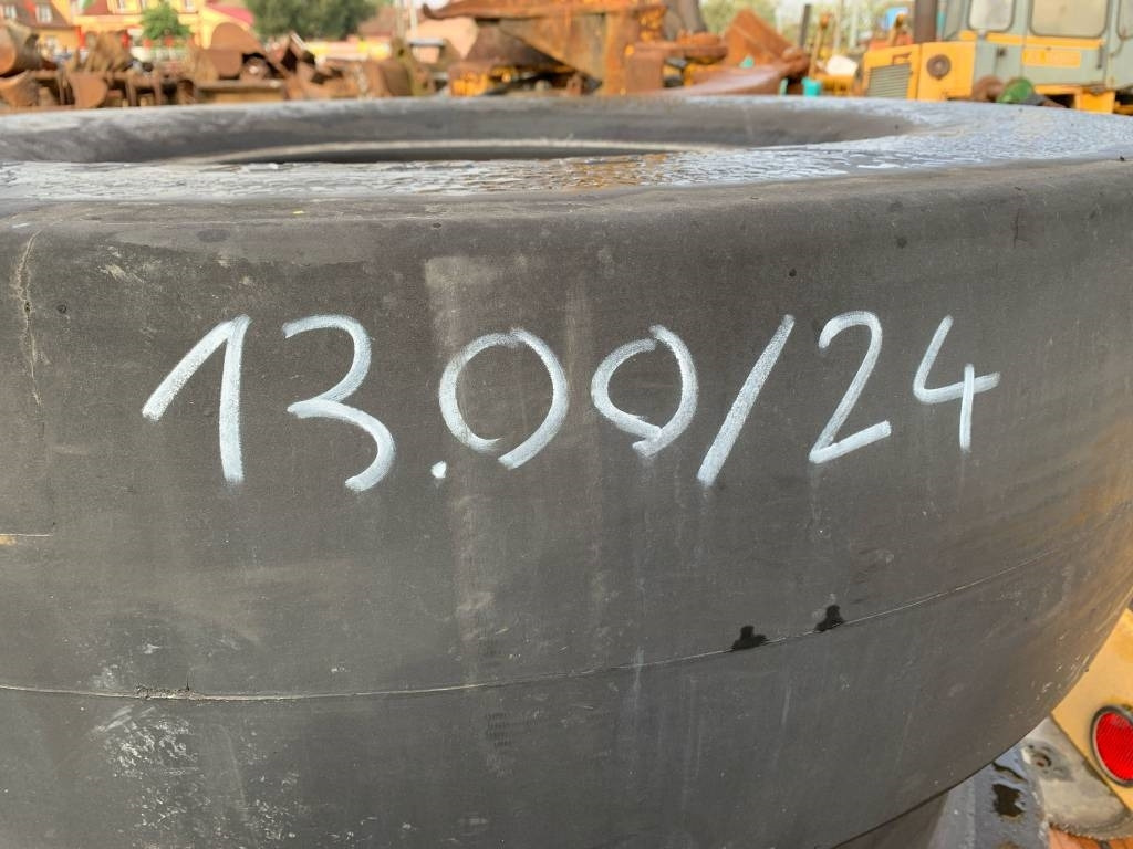 Dunlop 13.00.24 WHEELED COMPACTOR TYRES - Neumático para Maquinaria de construcción: foto 3 Dunlop 13.00.24 WHEELED COMPACTOR TYRES - Neumático para Maquinaria de construcción: foto 3