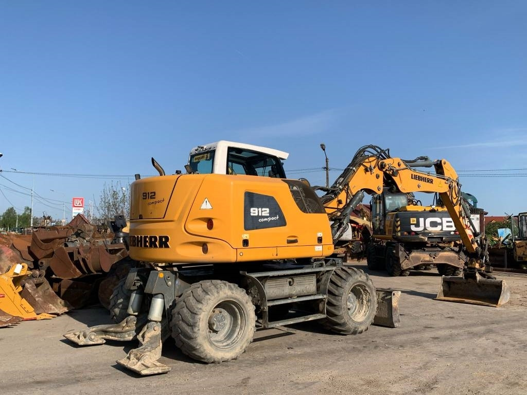 Liebherr A912 Compact+Engcon Rototilt - Excavadora de ruedas: foto 4 Liebherr A912 Compact+Engcon Rototilt - Excavadora de ruedas: foto 4