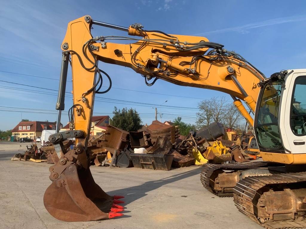 Liebherr R 906 LC Liebherr R 906 LC - Excavadora de cadenas: foto 4 Liebherr R 906 LC Liebherr R 906 LC - Excavadora de cadenas: foto 4