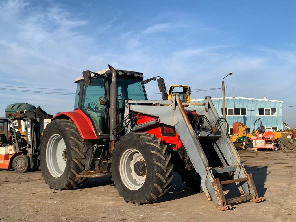 Massey Ferguson MF7485 - Tractor: foto 4 Massey Ferguson MF7485 - Tractor: foto 4