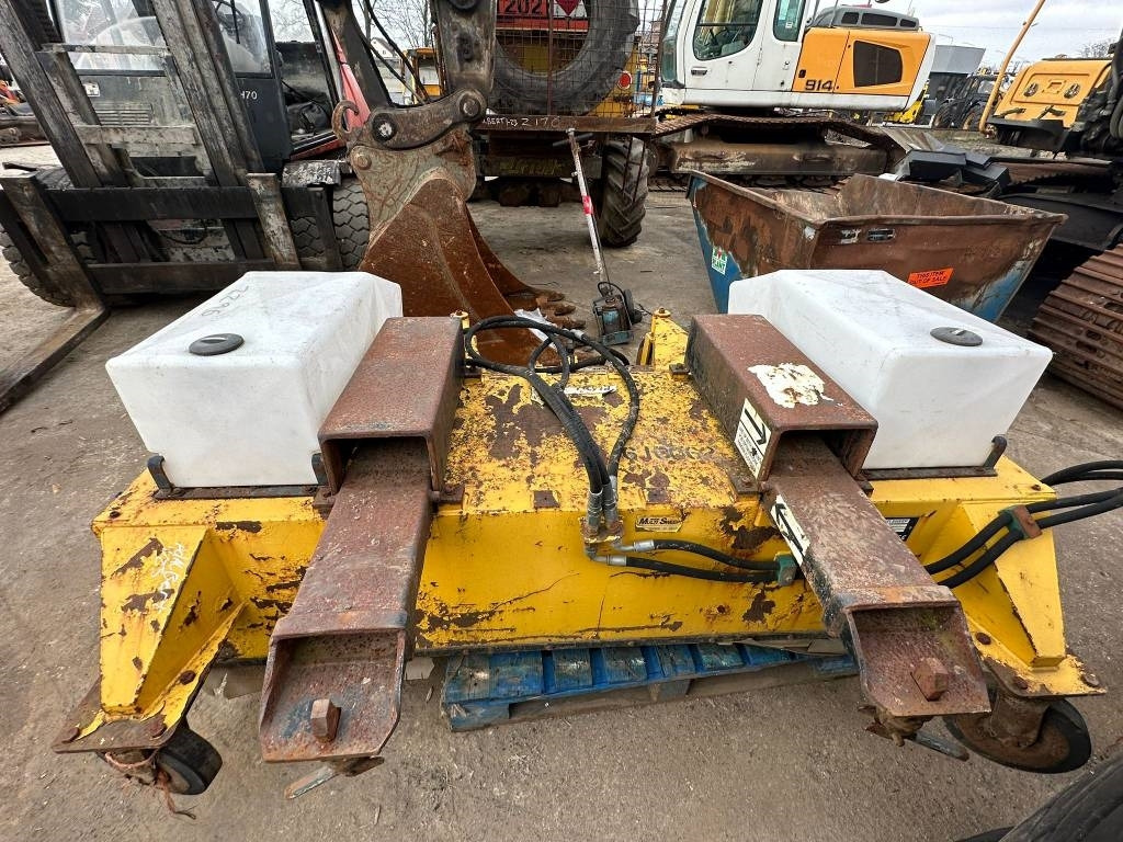 Multisweep 400C - Barredora cucharón para Maquinaria de construcción: foto 2 Multisweep 400C - Barredora cucharón para Maquinaria de construcción: foto 2