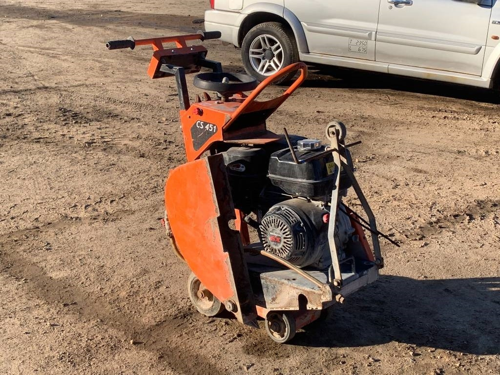 Norton Clipper CS451 - Construcción de carreteras: foto 1 Norton Clipper CS451 - Construcción de carreteras: foto 1