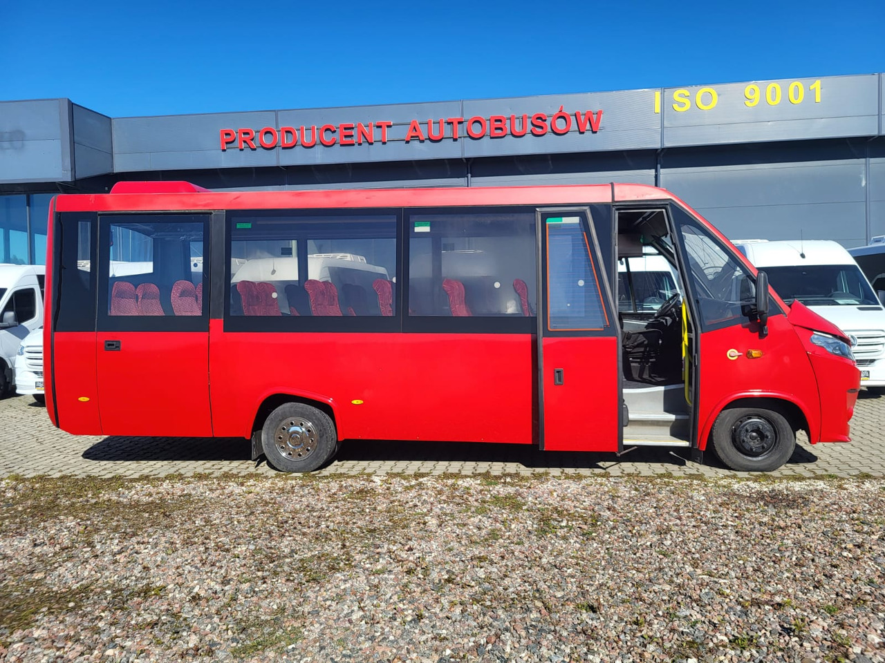 IVECO Daily Kapena- 35 Miejsc - Minibús, Furgoneta de pasajeros: foto 4 IVECO Daily Kapena- 35 Miejsc - Minibús, Furgoneta de pasajeros: foto 4