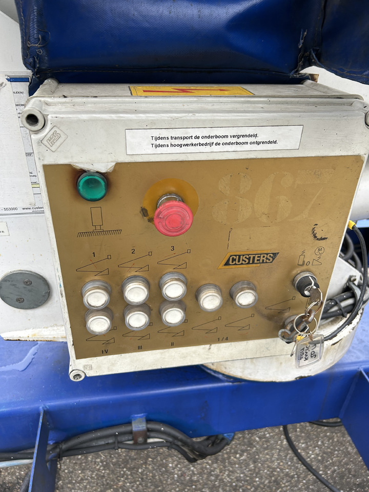 Plataforma elevadora remolcable Custers R20EHS R20 2005 trailer mounted platform R20: foto 7 Plataforma elevadora remolcable Custers R20EHS R20 2005 trailer mounted platform R20: foto 7