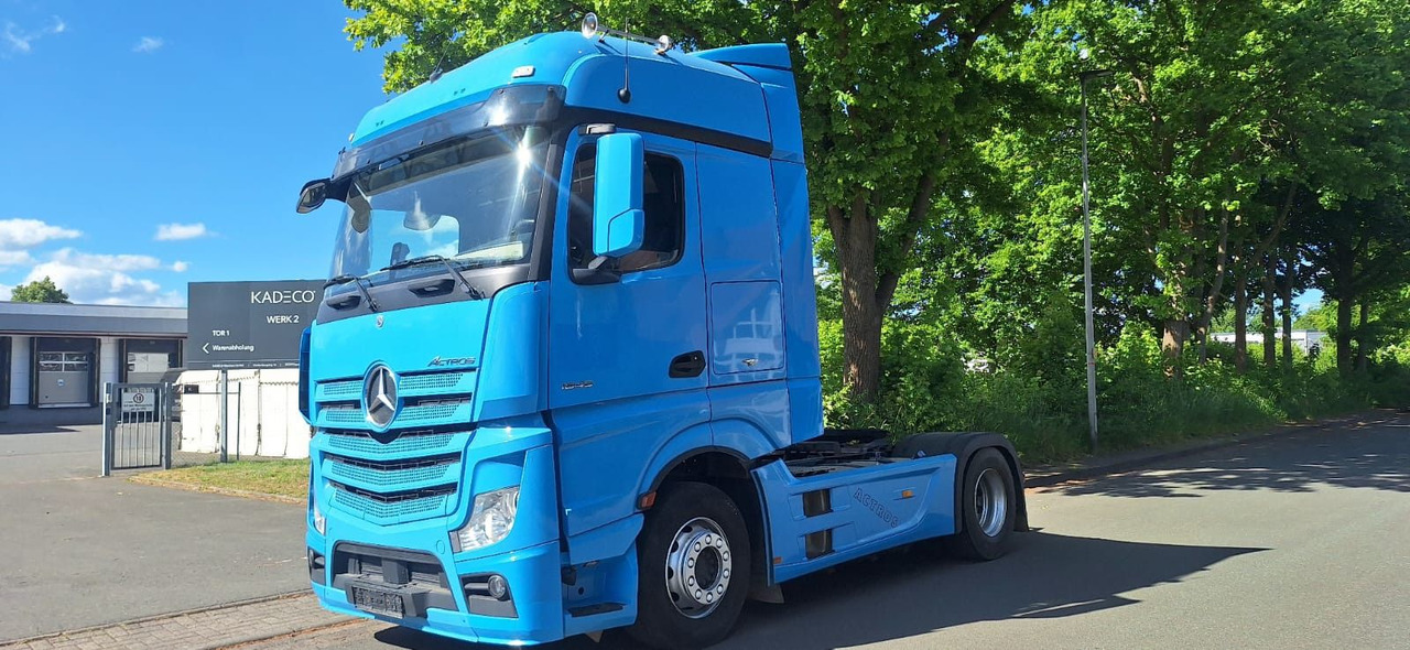 Mercedes-Benz 1845 SZM Mega Spacs Vollausst. - Cabeza tractora: foto 1 Mercedes-Benz 1845 SZM Mega Spacs Vollausst. - Cabeza tractora: foto 1