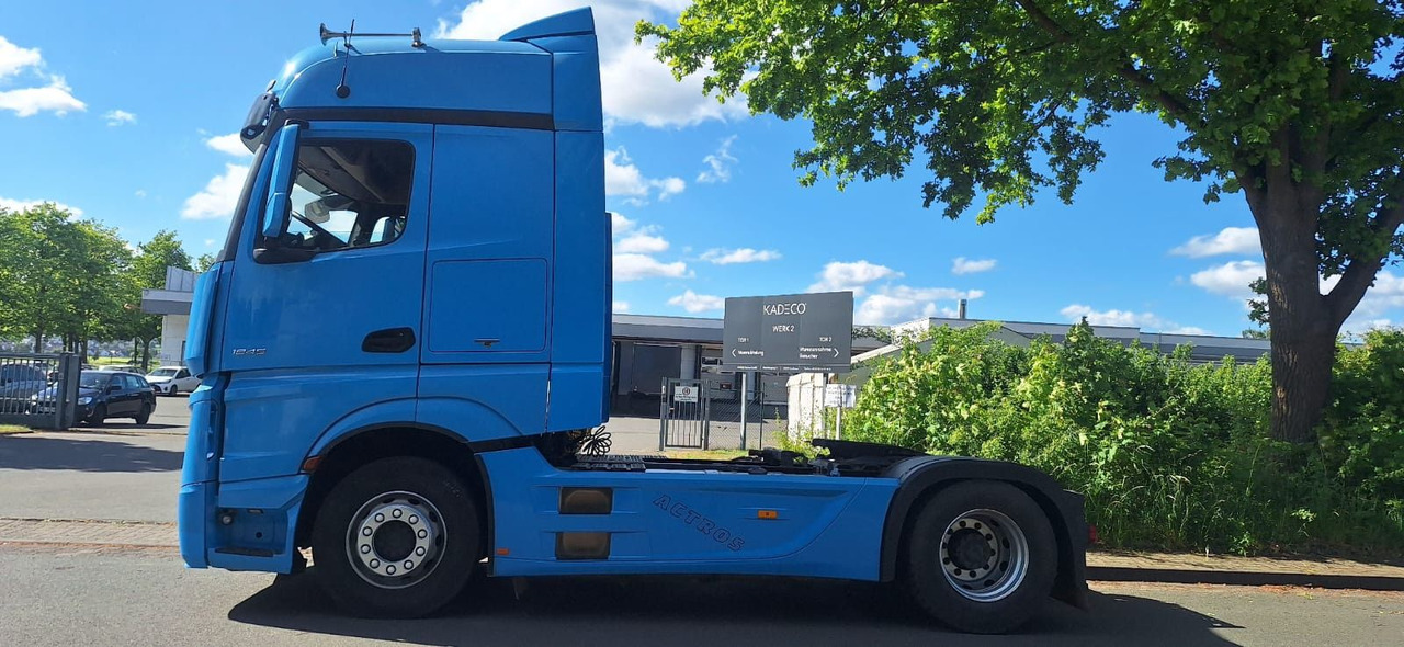 Mercedes-Benz 1845 SZM Mega Spacs Vollausst. - Cabeza tractora: foto 3 Mercedes-Benz 1845 SZM Mega Spacs Vollausst. - Cabeza tractora: foto 3