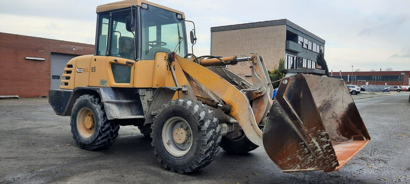 Komatsu WA95-3 - Cargadora de ruedas: foto 2 Komatsu WA95-3 - Cargadora de ruedas: foto 2
