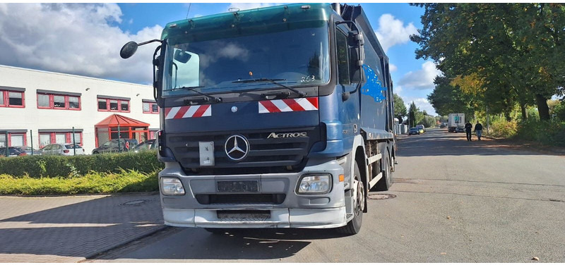Mercedes-Benz 2632 Müllwgen 6x2 M.Haus Blatt/Luft - Camión de basura: foto 3 Mercedes-Benz 2632 Müllwgen 6x2 M.Haus Blatt/Luft - Camión de basura: foto 3