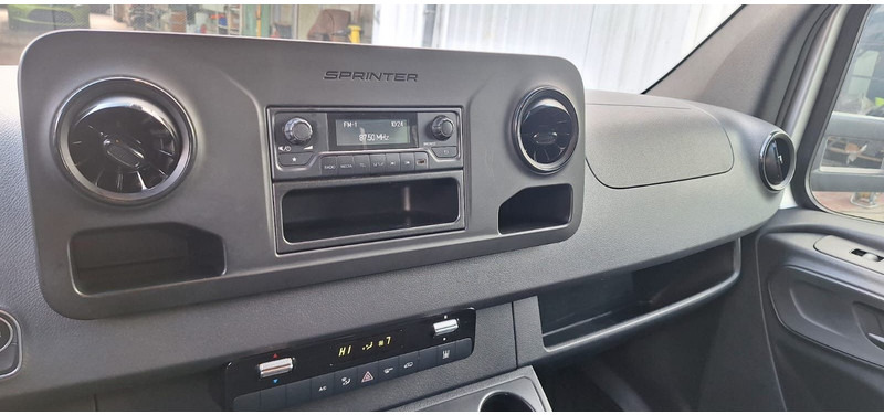 Mercedes-Benz 315 317 319 Sprinter III Koffer - Furgoneta caja cerrada: foto 5 Mercedes-Benz 315 317 319 Sprinter III Koffer - Furgoneta caja cerrada: foto 5