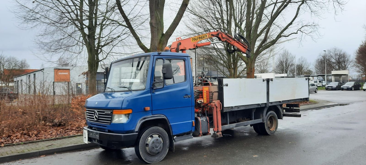 Mercedes-Benz 814 Pritsche mit Kran+Greifer - Caja abierta furgoneta: foto 1 Mercedes-Benz 814 Pritsche mit Kran+Greifer - Caja abierta furgoneta: foto 1