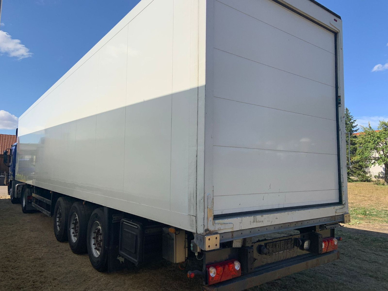 Semirremolque caja cerrada Schmitz Cargobull SKO 24 Tiefkühler 3Achser SAF: foto 1