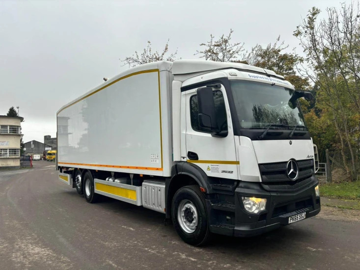 2015 Mercedes Axor 2532 Refrigerated Truck SSJ Axor - Camión frigorífico: foto 5 2015 Mercedes Axor 2532 Refrigerated Truck SSJ Axor - Camión frigorífico: foto 5