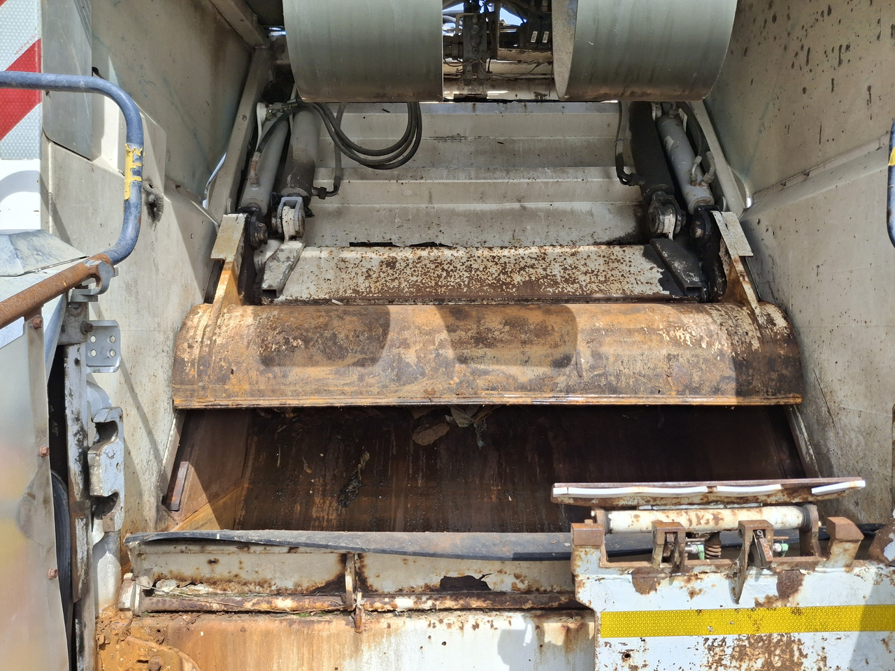 Leasing de MAN MAN TGS 28.360 Śmieciarka Müllwagen Garbage Truck FAUN 3 Osie MAN MAN TGS 28.360 Śmieciarka Müllwagen Garbage Truck FAUN 3 Osie: foto 16 Leasing de MAN MAN TGS 28.360 Śmieciarka Müllwagen Garbage Truck FAUN 3 Osie MAN MAN TGS 28.360 Śmieciarka Müllwagen Garbage Truck FAUN 3 Osie: foto 16