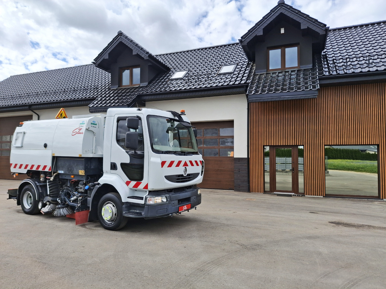 RENAULT Midlum 220 Zamiatarka Johnston VS500 Szczotki L/R Obie Strony Napęd Hydrostatyczny 2012r - Barredora vial: foto 1 RENAULT Midlum 220 Zamiatarka Johnston VS500 Szczotki L/R Obie Strony Napęd Hydrostatyczny 2012r - Barredora vial: foto 1