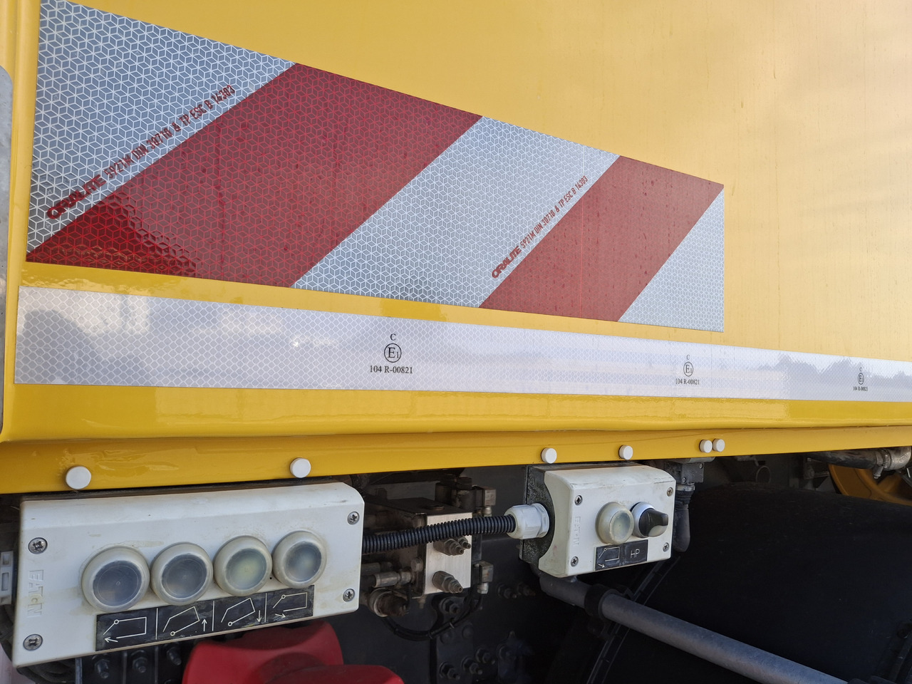 Barredora vial VOLVO FMX 420 Zamiatarka Kehrmaschine Euro 6 PM2.5 BROCK VS 7 TECH Karcher L/R 2145 Mth 2021r: foto 16 Barredora vial VOLVO FMX 420 Zamiatarka Kehrmaschine Euro 6 PM2.5 BROCK VS 7 TECH Karcher L/R 2145 Mth 2021r: foto 16