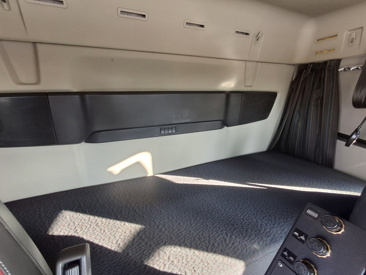 Barredora vial VOLVO FMX 420 Zamiatarka Kehrmaschine Euro 6 PM2.5 BROCK VS 7 TECH Karcher L/R 2145 Mth 2021r: foto 39 Barredora vial VOLVO FMX 420 Zamiatarka Kehrmaschine Euro 6 PM2.5 BROCK VS 7 TECH Karcher L/R 2145 Mth 2021r: foto 39