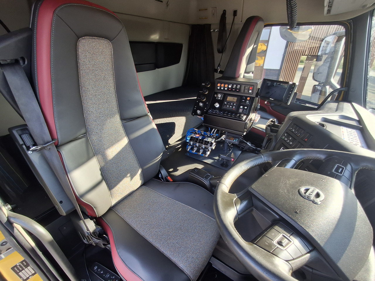 Barredora vial VOLVO FMX 420 Zamiatarka Kehrmaschine Euro 6 PM2.5 BROCK VS 7 TECH Karcher L/R 2145 Mth 2021r: foto 37 Barredora vial VOLVO FMX 420 Zamiatarka Kehrmaschine Euro 6 PM2.5 BROCK VS 7 TECH Karcher L/R 2145 Mth 2021r: foto 37