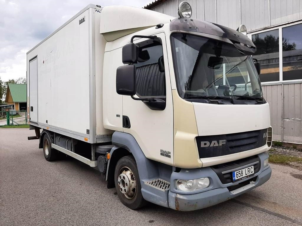 DAF FA 45.180 4X2 KITCHEN - Camión caja cerrada: foto 4 DAF FA 45.180 4X2 KITCHEN - Camión caja cerrada: foto 4