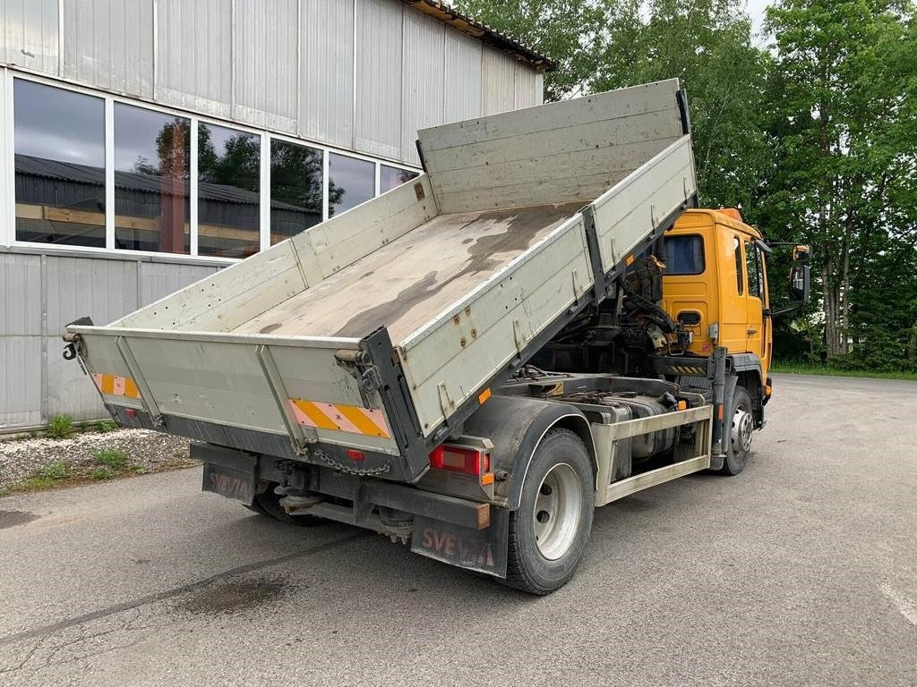 Volvo FL615 + HIAB 027-2  - Camión volquete: foto 4 Volvo FL615 + HIAB 027-2  - Camión volquete: foto 4