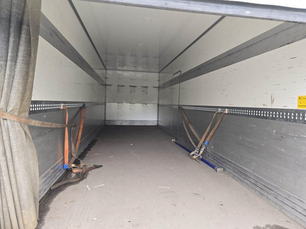 Volvo FM330 4X2  - Camión caja cerrada: foto 3 Volvo FM330 4X2  - Camión caja cerrada: foto 3