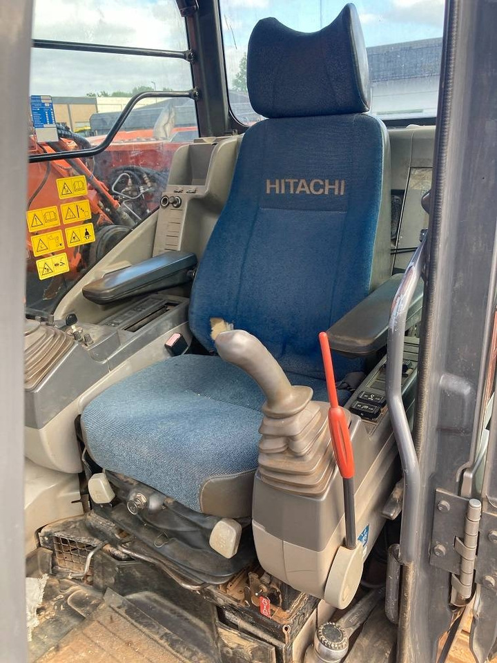 Hitachi ZX 225 US LC - Excavadora de cadenas: foto 5 Hitachi ZX 225 US LC - Excavadora de cadenas: foto 5