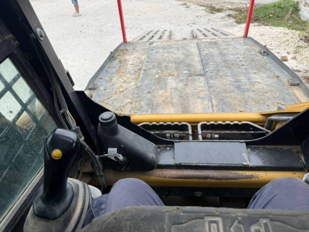 Minicargadora CAT 216: foto 6 Minicargadora CAT 216: foto 6