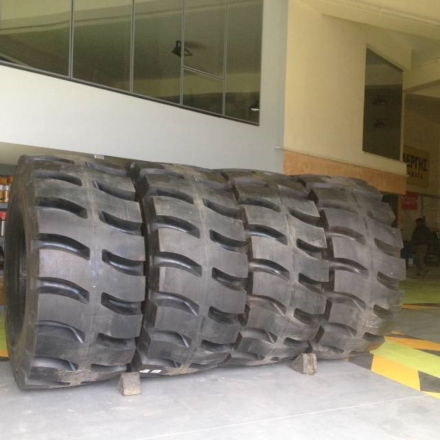 Goodyear 3565R33 L5 - Neumático para Maquinaria de construcción: foto 2 Goodyear 3565R33 L5 - Neumático para Maquinaria de construcción: foto 2