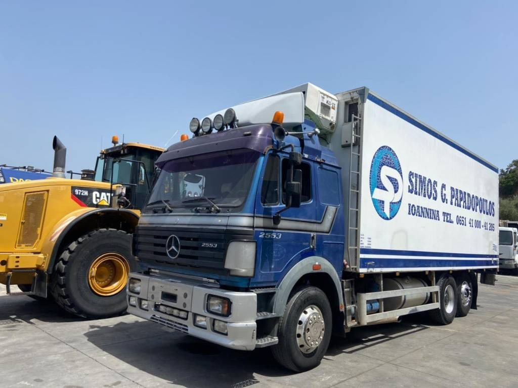 Mercedes-Benz 2553L - Camión frigorífico: foto 1 Mercedes-Benz 2553L - Camión frigorífico: foto 1