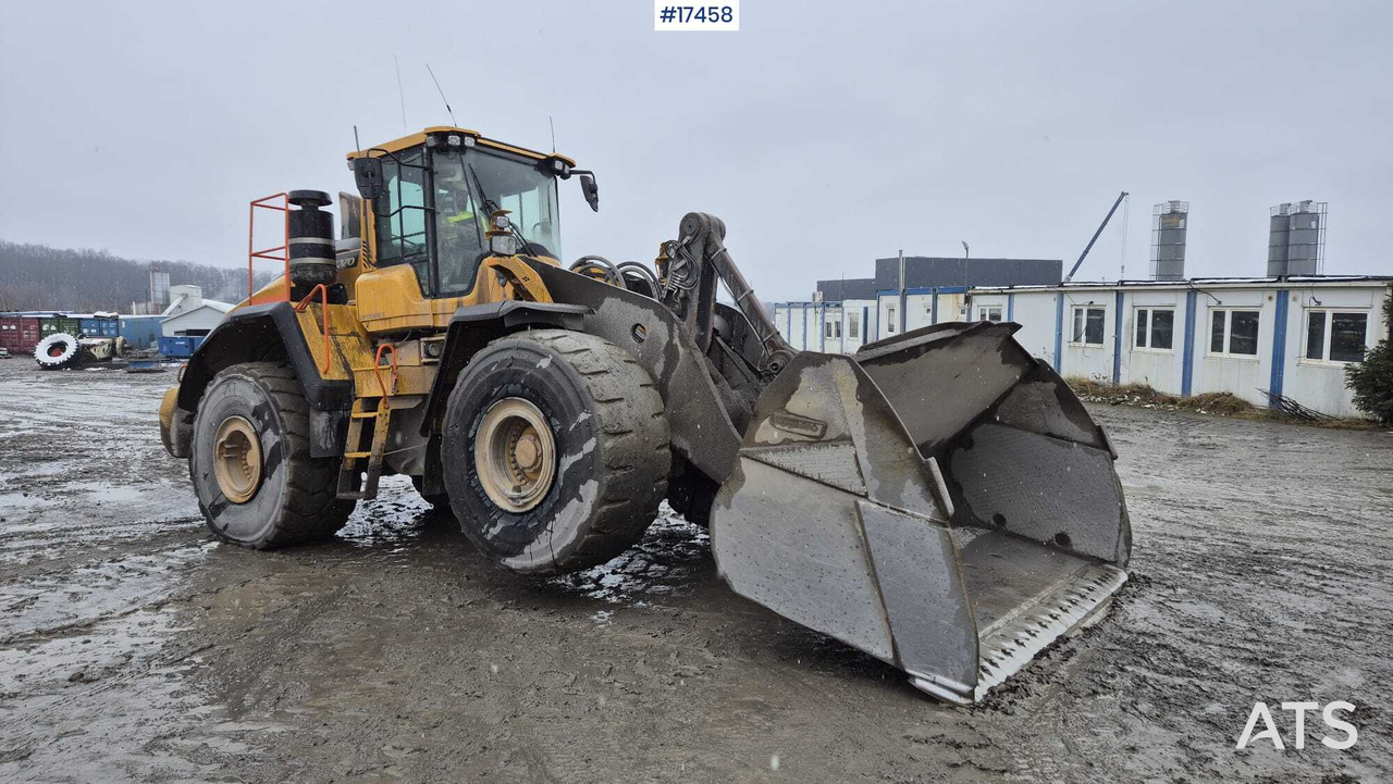 Wheel loader VOLVO L220H OptiShift (2021) - Cargadora de ruedas: foto 1 Wheel loader VOLVO L220H OptiShift (2021) - Cargadora de ruedas: foto 1