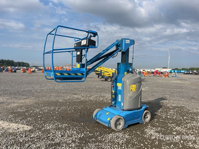 2014 Genie GR26J Vertical Mast Lift - Plataforma de mástil vertical: foto 1 2014 Genie GR26J Vertical Mast Lift - Plataforma de mástil vertical: foto 1
