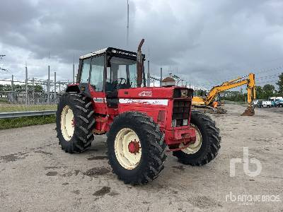 INTERNATIONAL HARVESTER 1255A - Tractor: foto 4 INTERNATIONAL HARVESTER 1255A - Tractor: foto 4