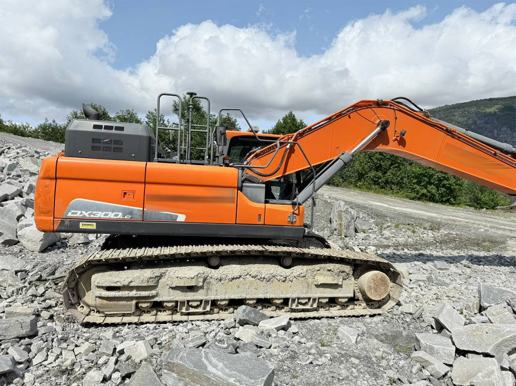 Excavadora de cadenas Doosan DX 300 LC-5: foto 8 Excavadora de cadenas Doosan DX 300 LC-5: foto 8