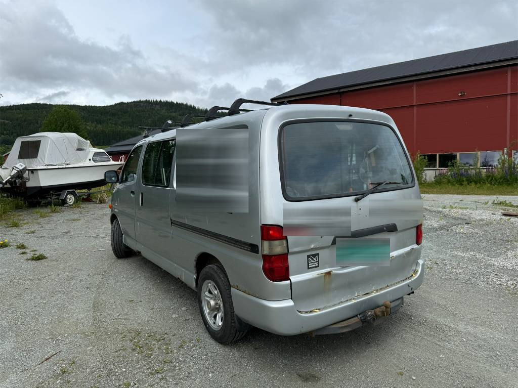 Toyota Hiace 4x4 - Furgón: foto 3 Toyota Hiace 4x4 - Furgón: foto 3