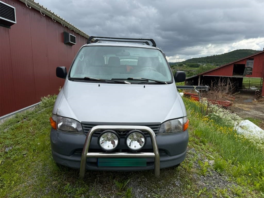 Toyota Hiace 4x4 - Furgoneta pequeña: foto 3 Toyota Hiace 4x4 - Furgoneta pequeña: foto 3