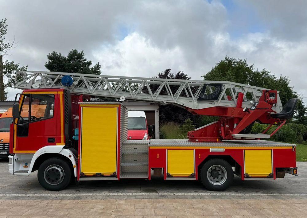 Iveco Eurocargo 130E24 - Camión de bomberos: foto 5 Iveco Eurocargo 130E24 - Camión de bomberos: foto 5